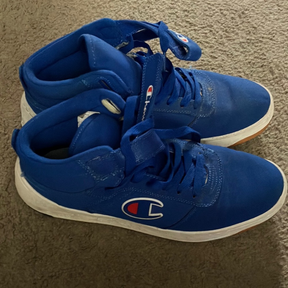 Champion Men’s Shoes Right foot 10.5 Left foot size 11. Basketball shoes tight